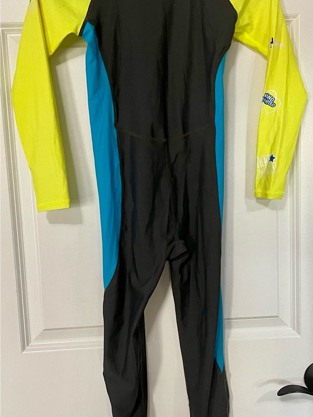 X-Manta Unisex SPF 50+ & UV Protective One Piece Rashguard Wetsuit US Size 5-6 - Picture 3 of 5